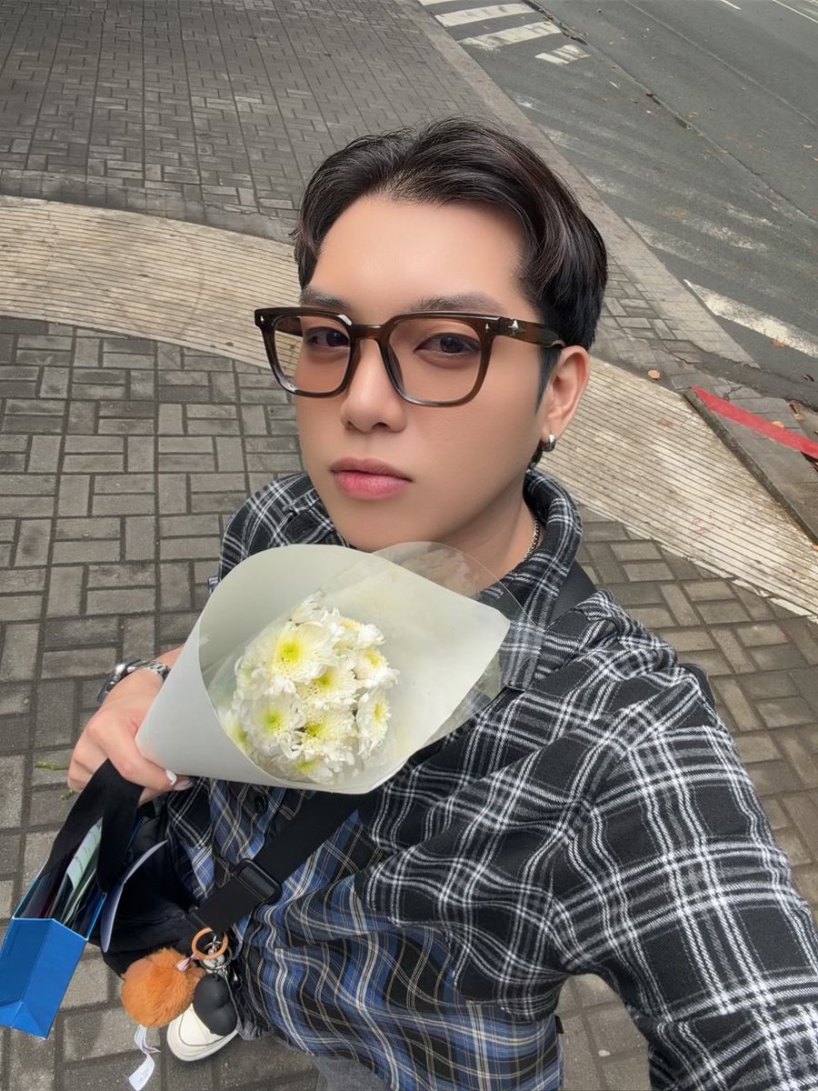 sev ◡̈ tweet media