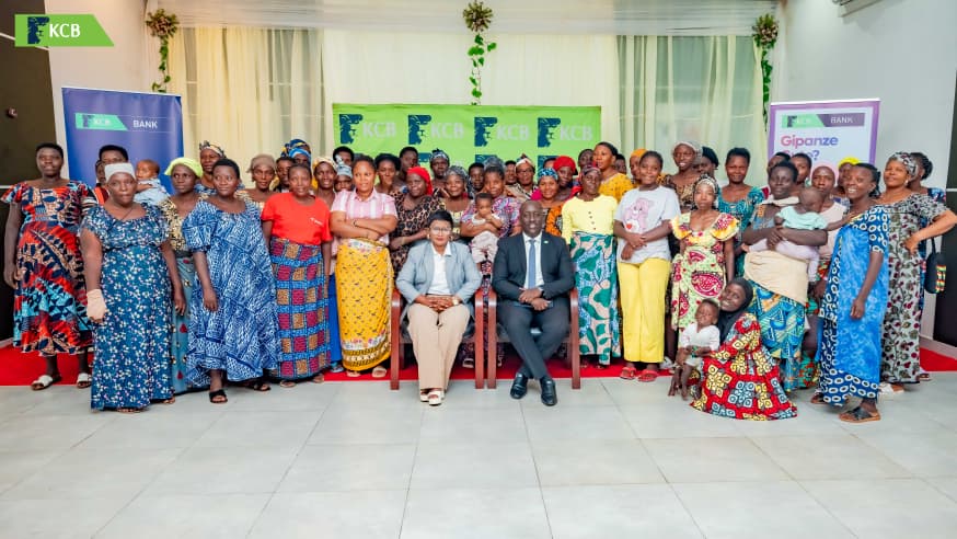 La banque prend en charge pendant 6 mois leurs loyers aux marchés de Siyoni, Cotebu, Ruvumera et Kamenge, selon leur préférence. En plus, ces  femmes recevront un capital de départ pour soutenir leur autonomie financière. Parfois, l’espoir commence par une simple opportunité.