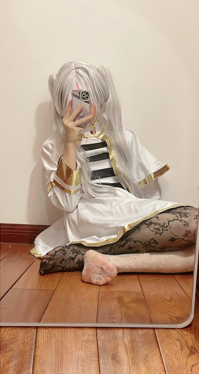 #男娘 #男の娘 #伪娘 #cosplay
在我最深处的梦里，缓缓驶过时，我正在望着你漫
漫长的足迹（睡觉(›´ω`‹ )