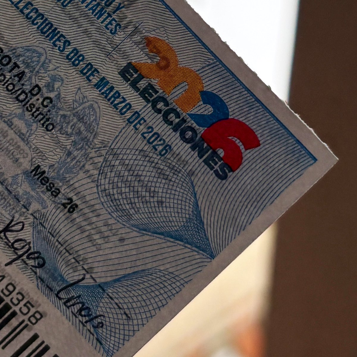 karolinarojasl's tweet photo. No olviden salir a votar 🗳️

Y que sea lo mejor para nuestro país 🇨🇴 https://t.co/8g93kIoLw8
