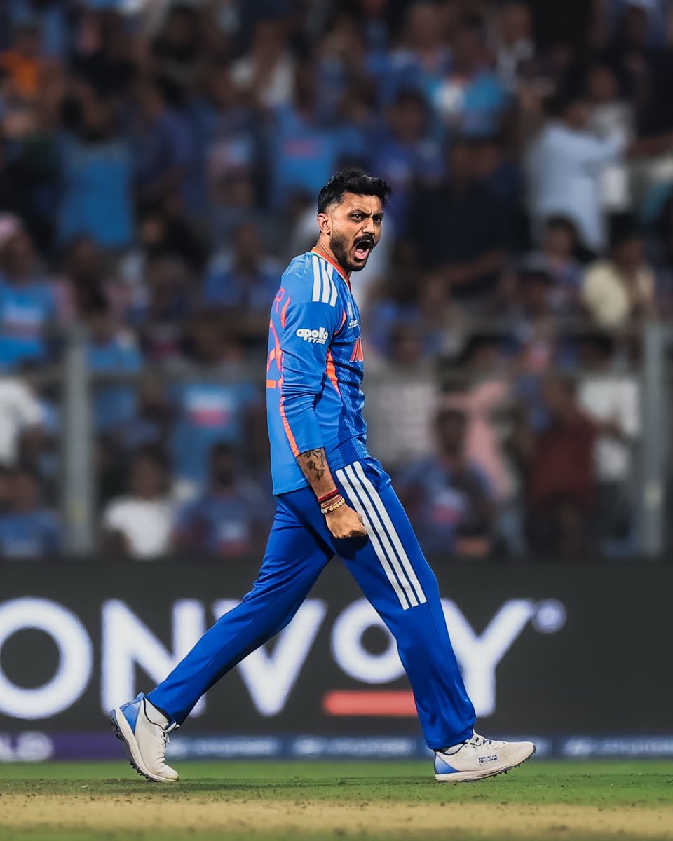 nareda_07's tweet photo. AXAR PATEL GETS FINN ALLEN - India has started, Glory is coming.
NZ 31 run 1 wicket https://t.co/GYAyqmMowm