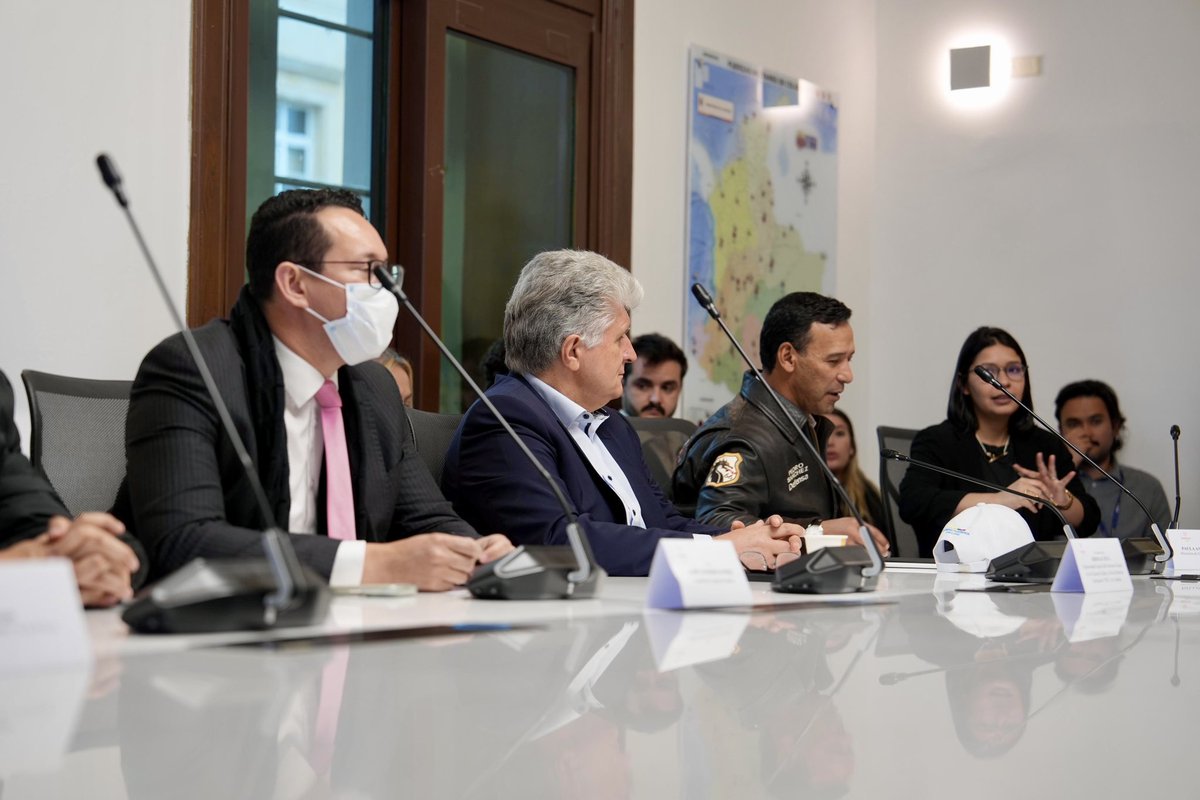 MisionONUCol's tweet image. Estamos presentes en el Puesto de Mando Unificado #PMU junto a @Registraduria @DefensoriaCol @mindefensa @PGN_COL @CNE_COLOMBIA y @Ministerio_TIC. 

La democracia, #ElValorQueCompartimos.