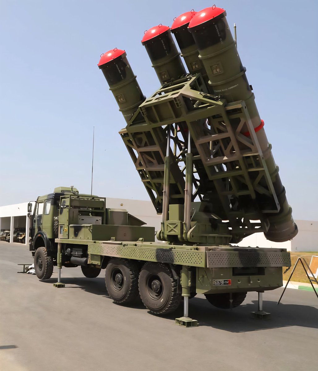KOMARMIES's tweet image. Mechanical #maintenance unit of the 20th GAR (Royal #Artillery Group),a surface-to-air artillery unit.   

Maintenance of a Beiben 2628 #truck, which carries the Sky Dragon 50 SAM missiles. 
Beiben trucks are manufactured through a partnership with #Mercedes-Benz in #China.