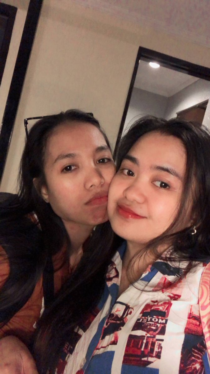 jceeee_cee's tweet photo. My 🌼💛 https://t.co/kquFOgmvsE
