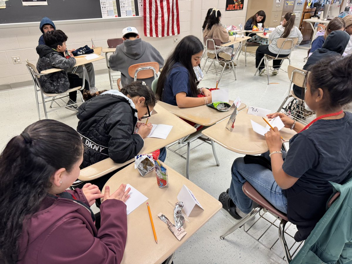 Hyun Yoo tweet media