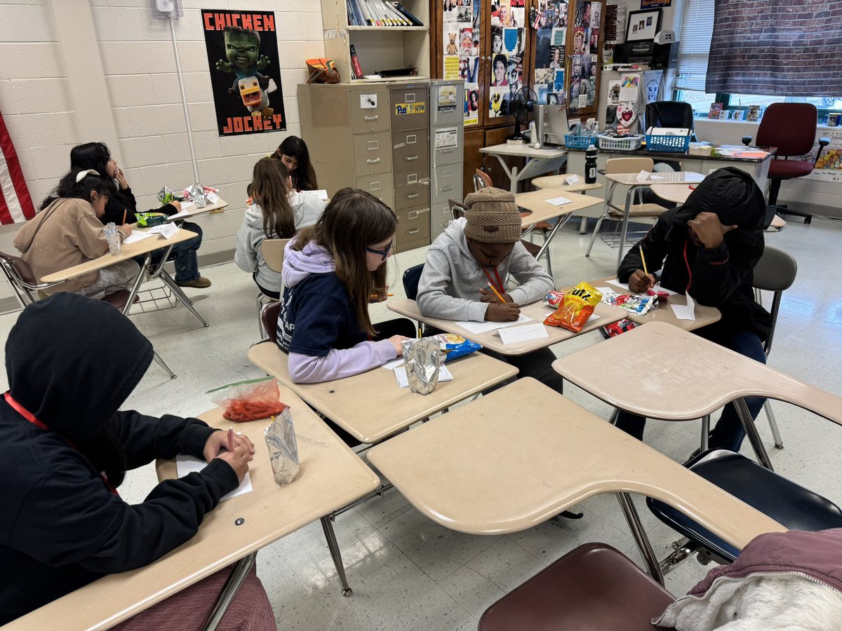 Hyun Yoo tweet media