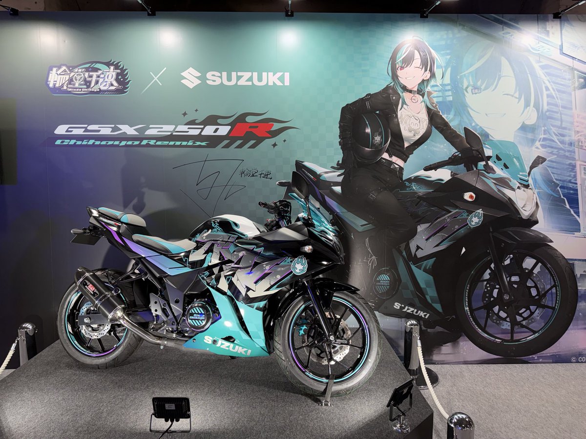 ifu0502's tweet photo. EXPOday3、Aブロで開幕初手にスズキの担当者とバイク見ながら5分程会話させてもらってたけど、改めてその時撮った写真から色々聞きたいことが増えてる
社外品は最低限でなるべく色変えにしてるのごたわりは感じられた
市販はされないらしいけどされたらいいね
#hololiveEXPO2026 https://t.co/Bvq7BkLqjD