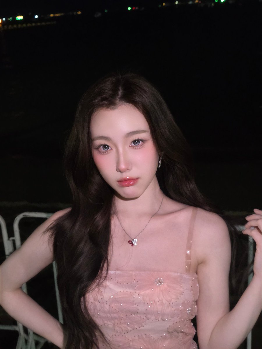aheyekrn's tweet photo. ตาลูกแก้วลูกใจเอยใดสะมะลิ้งกิ้งก้องสะมะล้องก้องแก้งมากอ่ะ
#Aheye4EVE https://t.co/FMYNihLVbC
