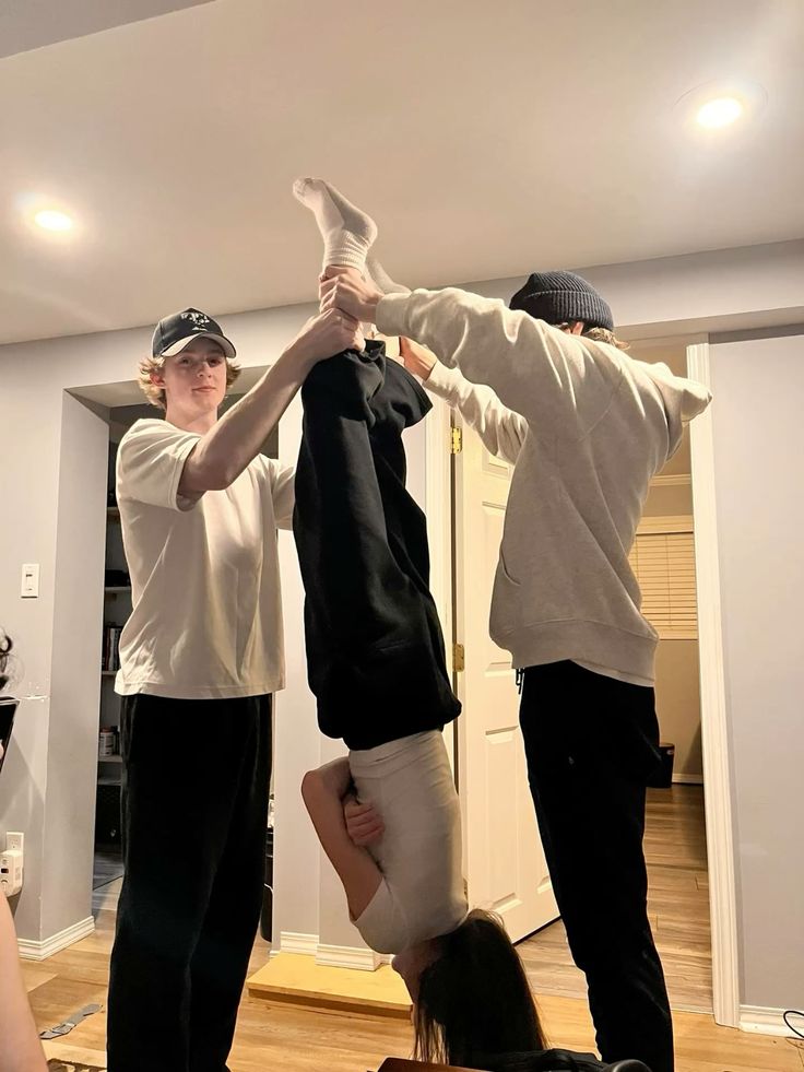 ִ𝑮𝘢𝘯𝘴𝘦𝘺 teme o Karma tweet media