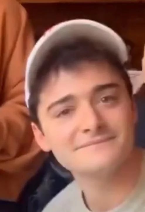 0mafeee's tweet image. Right