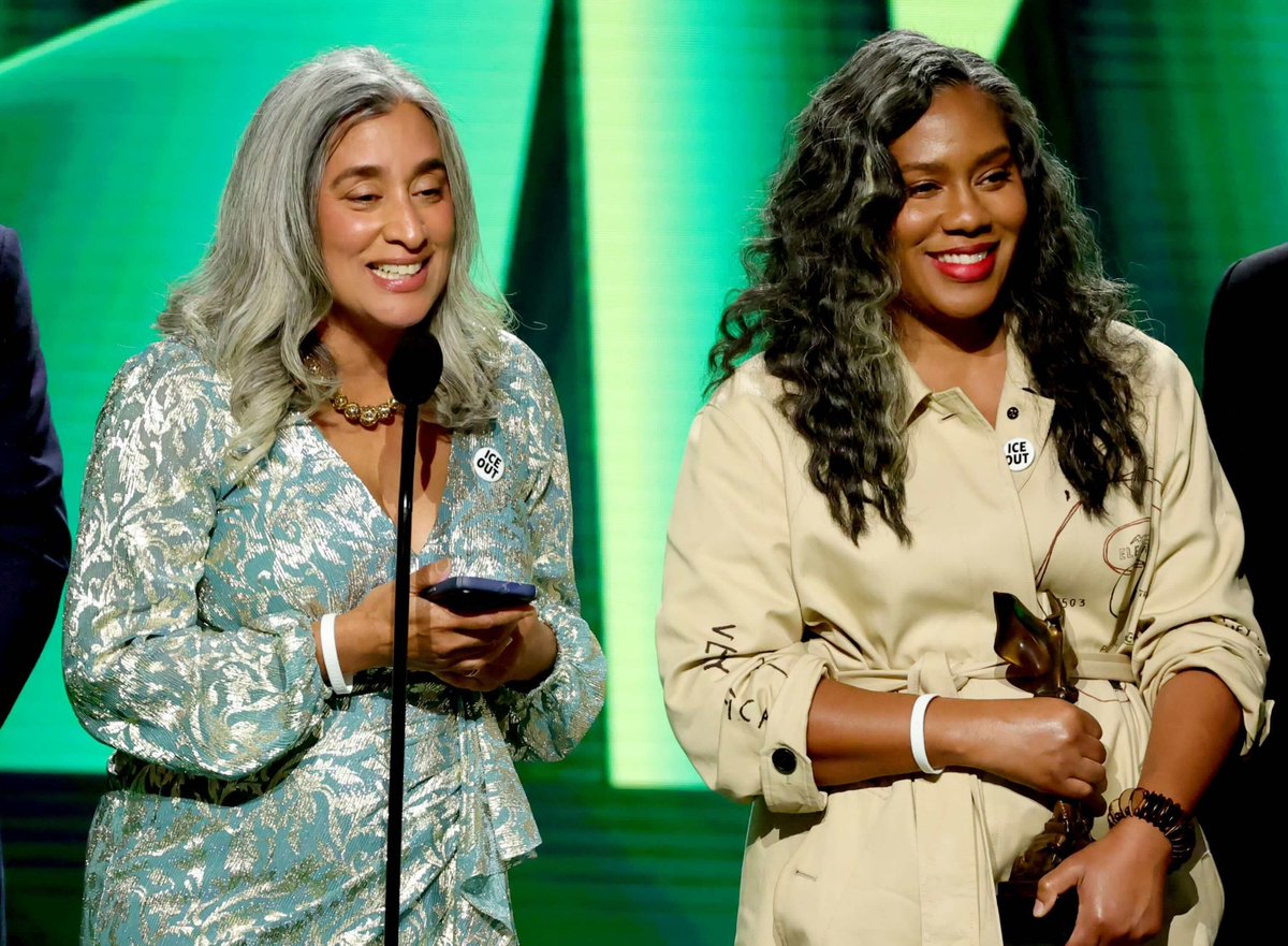 filmindependent's tweet image. Let’s hear it for the women on International Women’s Day. 🎤 #SpiritAwards #FilmIndependent

📸: Kevin Winter (1, 4), Amy Sussman (2), Monica Schipper (3)/@GettyVIP