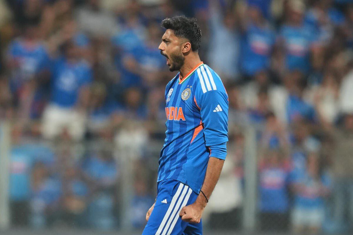 AXAR PATEL DOES IT AGAIN 😍

- He gets Allen &amp; Philips in Powerplay, What a champion, he is big match player.

#INDvsNZ #T20WorldCup