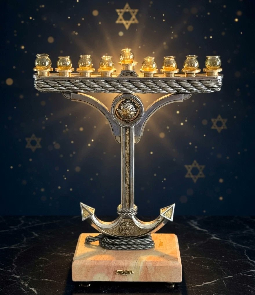 AAandMore's tweet image. ✨ Just added: A stunning Frank Meisler signed Menorah — gold &amp;amp; silver plated with a solid marble base. 
etsy.com/listing/446857…
A true piece of Judaica art sculpture. Perfect for collectors, gifting, or elevating any modern Judaica display.
#FrankMeisler #JudaicaArt #Menorah