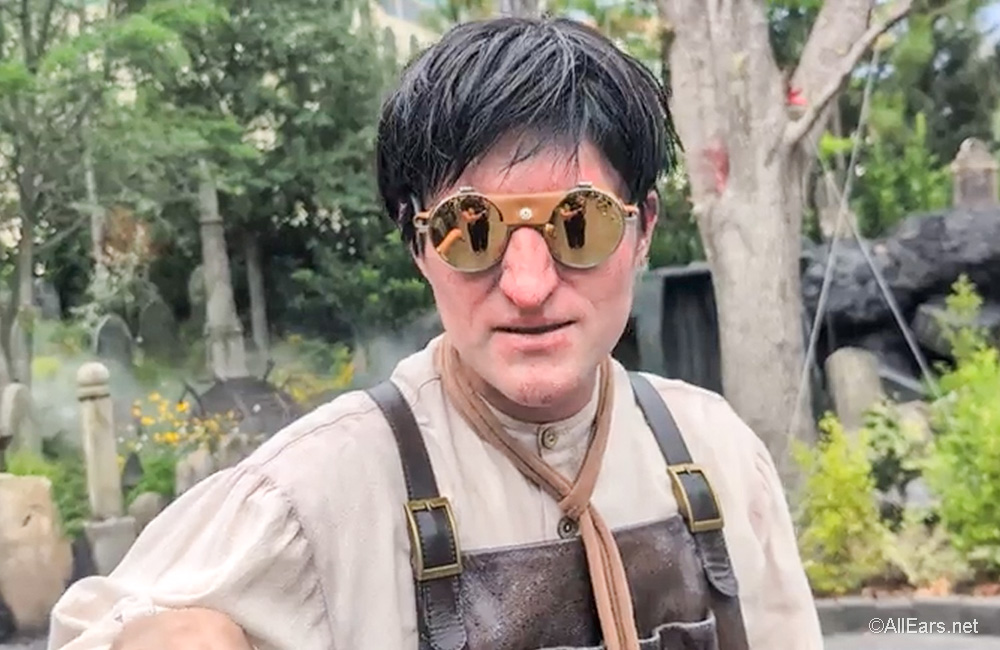 Danshull8's tweet photo. Can anyone tell me what kind of tie #Ygor wears? I'm making a cosplay. https://t.co/ZOGSbspixH