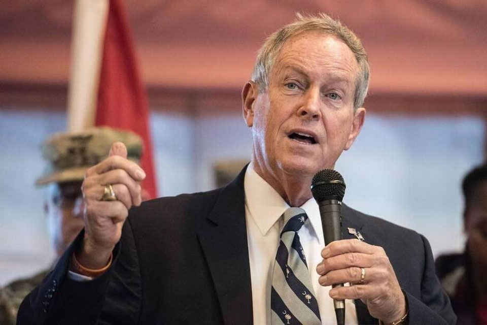 "Putin is a criminal.., he is killing Americans by providing Iran with intelligence, so Russia must be punished for mass chaos and death"

- Joe Wilson
Republican Congressman