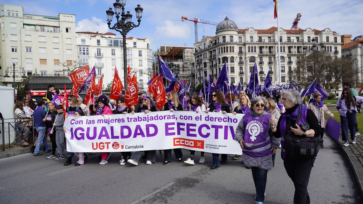 CCOOCantabria's tweet photo. ✊ Hoy en Santander, llenamos las calles por la igualdad y los derechos de las mujeres.
💪 Cada paso, cada grito, cada pancarta demuestra el poder de las mujeres, el poder que construye.
💜 No damos marcha atrás.
@CCOO
#8M #8MCCOO #PoderDeLasMujeres #PoderQueConstruye https://t.co/aUXqkqamyE