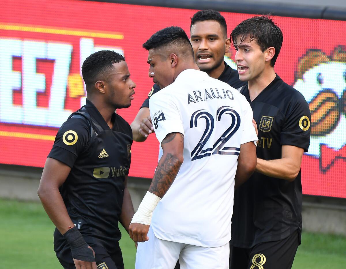 julianarauGOAT's tweet photo. Julian Araujo is used to rattling small teams 😂 https://t.co/P51U1Eq64H