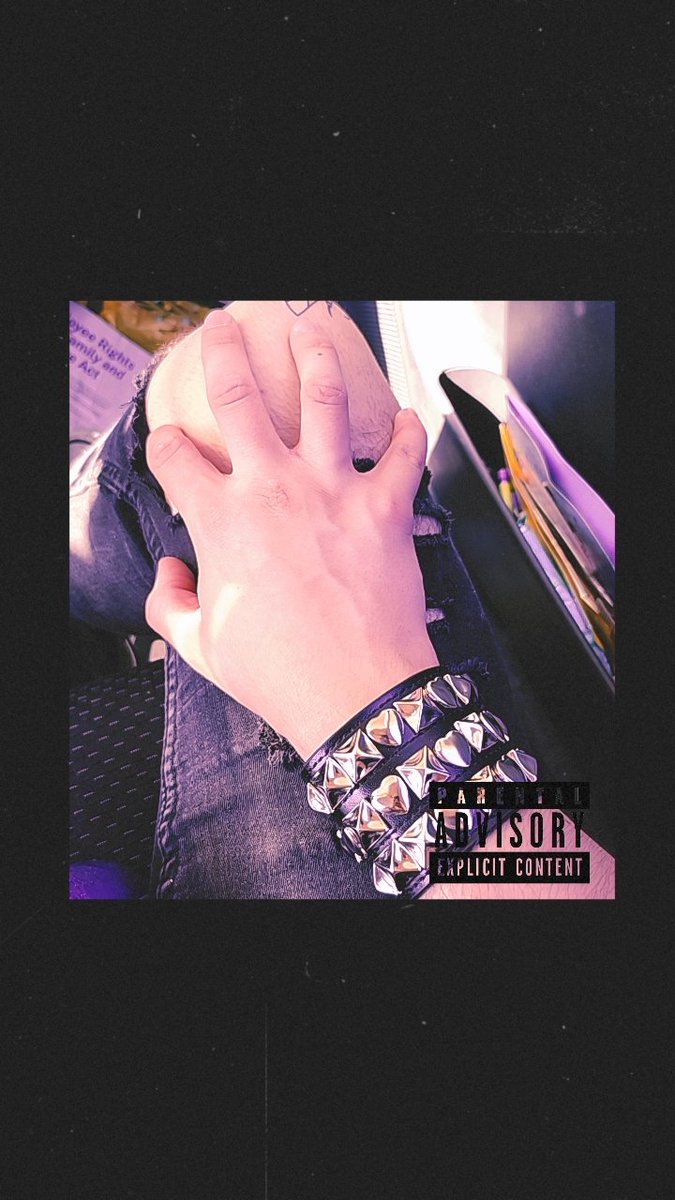 feralxphantom's tweet photo. Hand freaks?
#nsfwtwtًً #hand #emoboy #tboy #sceneboy https://t.co/LdUdH0M7Kb