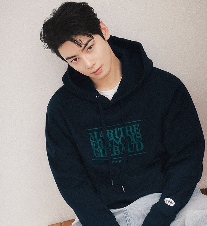 Korean cancel culture is brutal to idols and actors.
Allegations trend faster than facts,
and careers are destroyed before the truth is even allowed to speak.
Stay strong eunwoo 🤍
#CHAEUNWOO