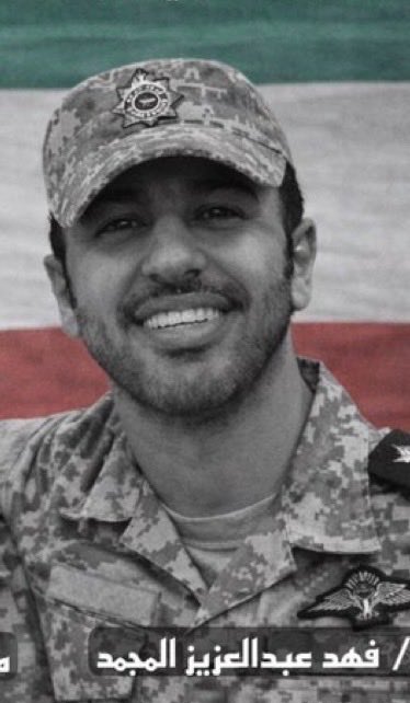 al_rukhaimi's tweet photo. مادام بيد الولي موتي وميلادي.
عقّب جبانٍ لا شاف الموت ما يصمد..

يا كويت يا درّة الأوطان يا بلادي
تباشري بالفرح وأنا "فهد مجمد" https://t.co/ffV9qYqLvv