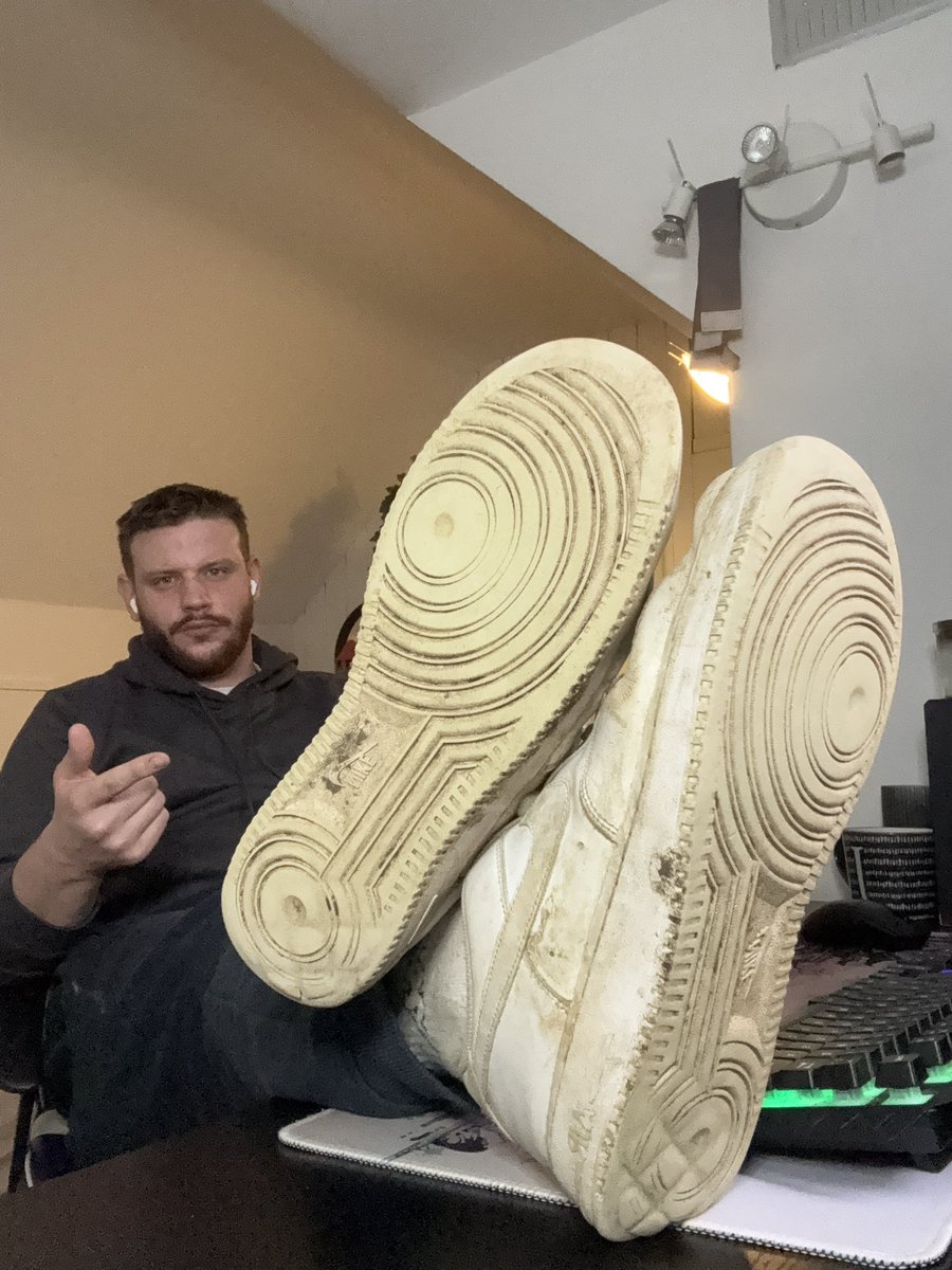 Master Bryn 😈 tweet media