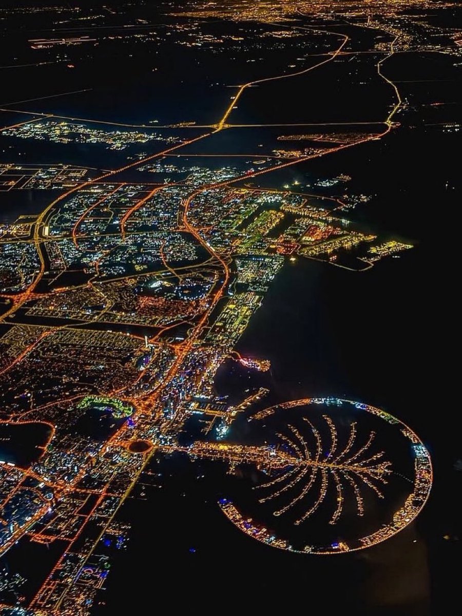 viewsoff_'s tweet image. Night in Dubai