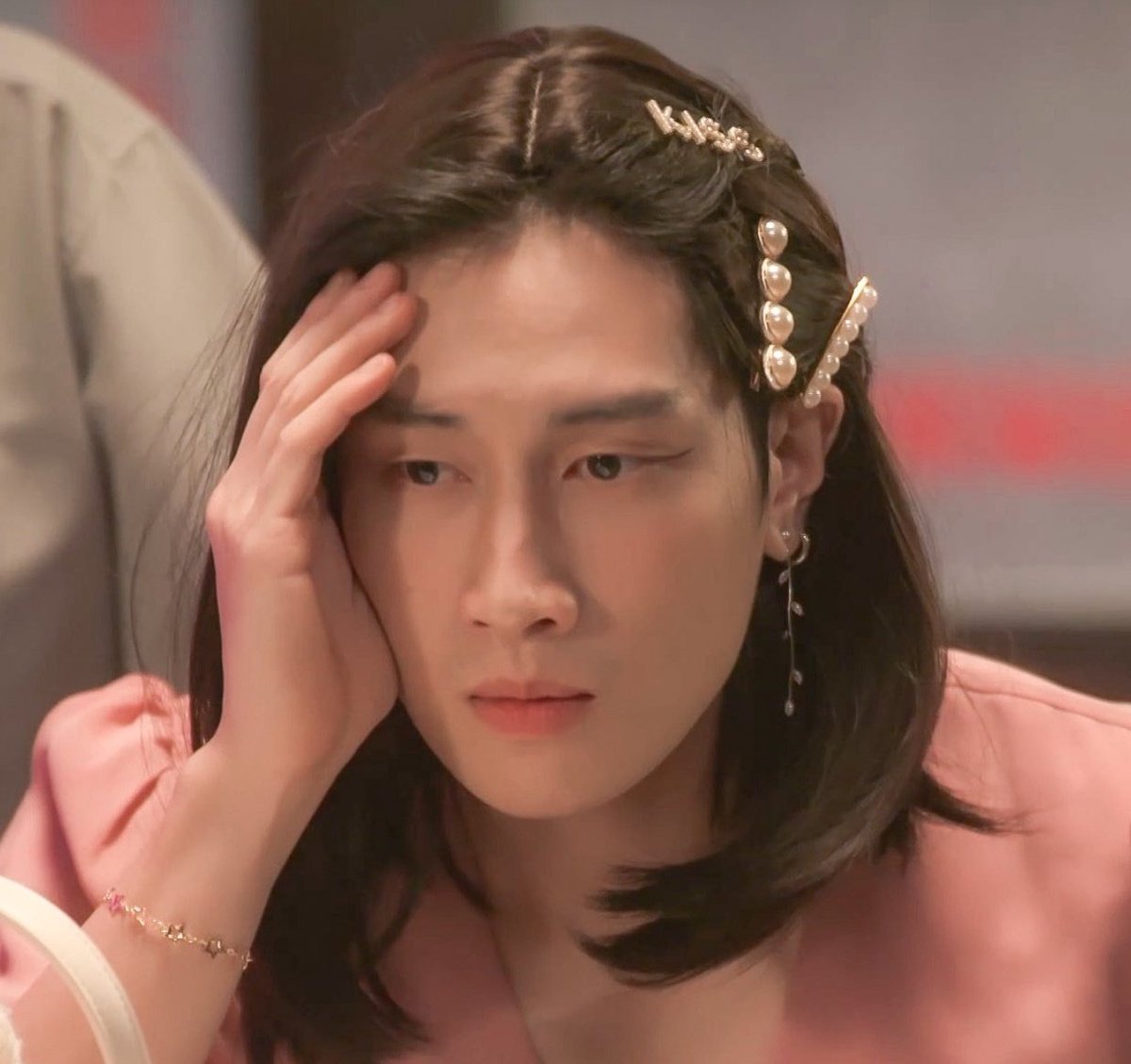 น้องเหมยลี่หนีแฟนออกมาเที่ยวหรือเปล่าคะ?