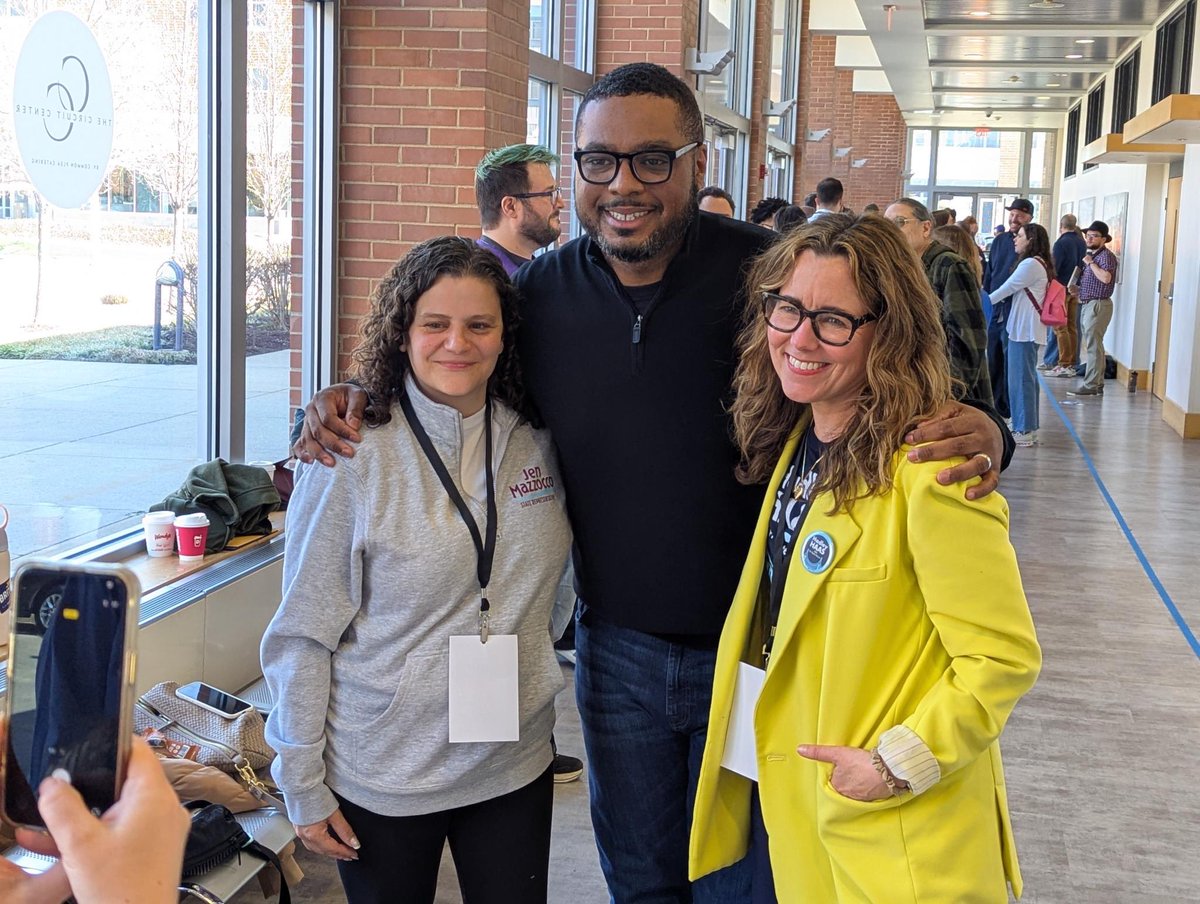 Austin Davis tweet media