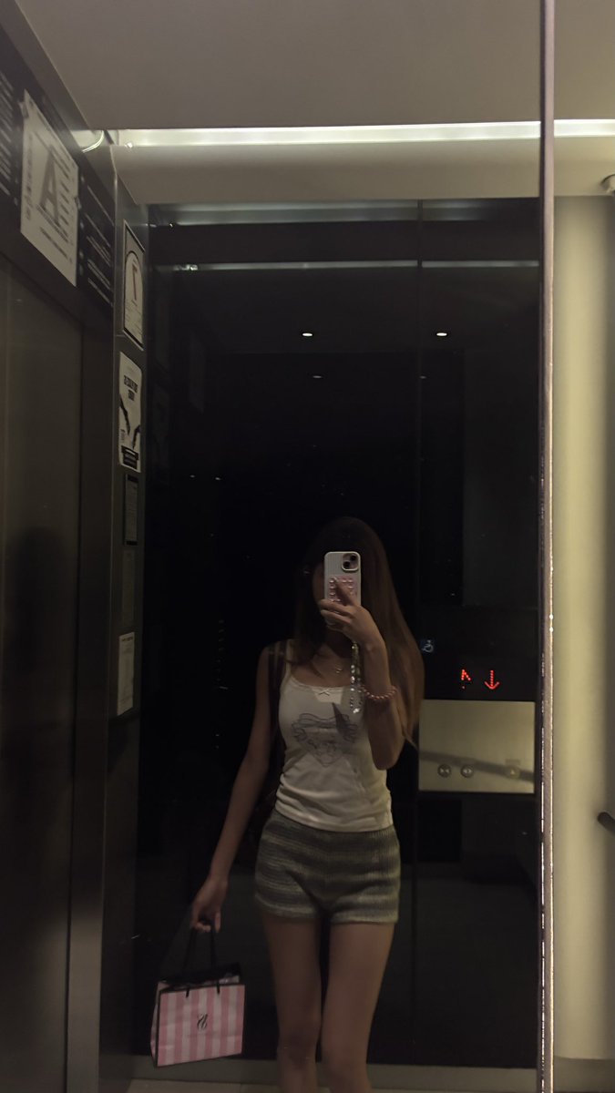 เมอร์ 。 tweet media