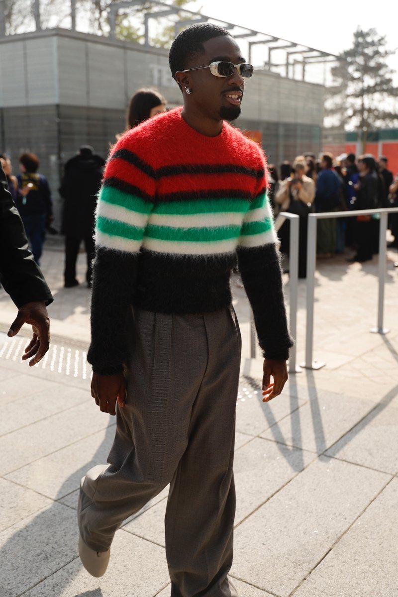 Complex Style tweet media