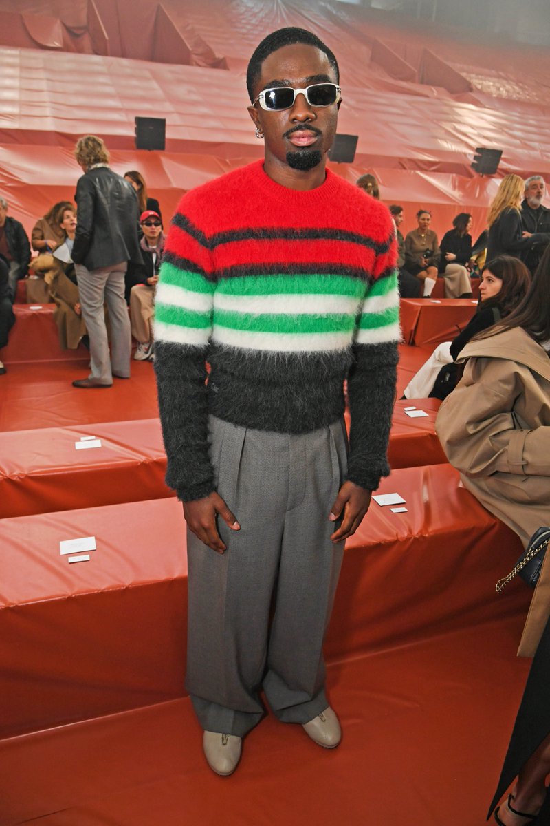 Complex Style tweet media