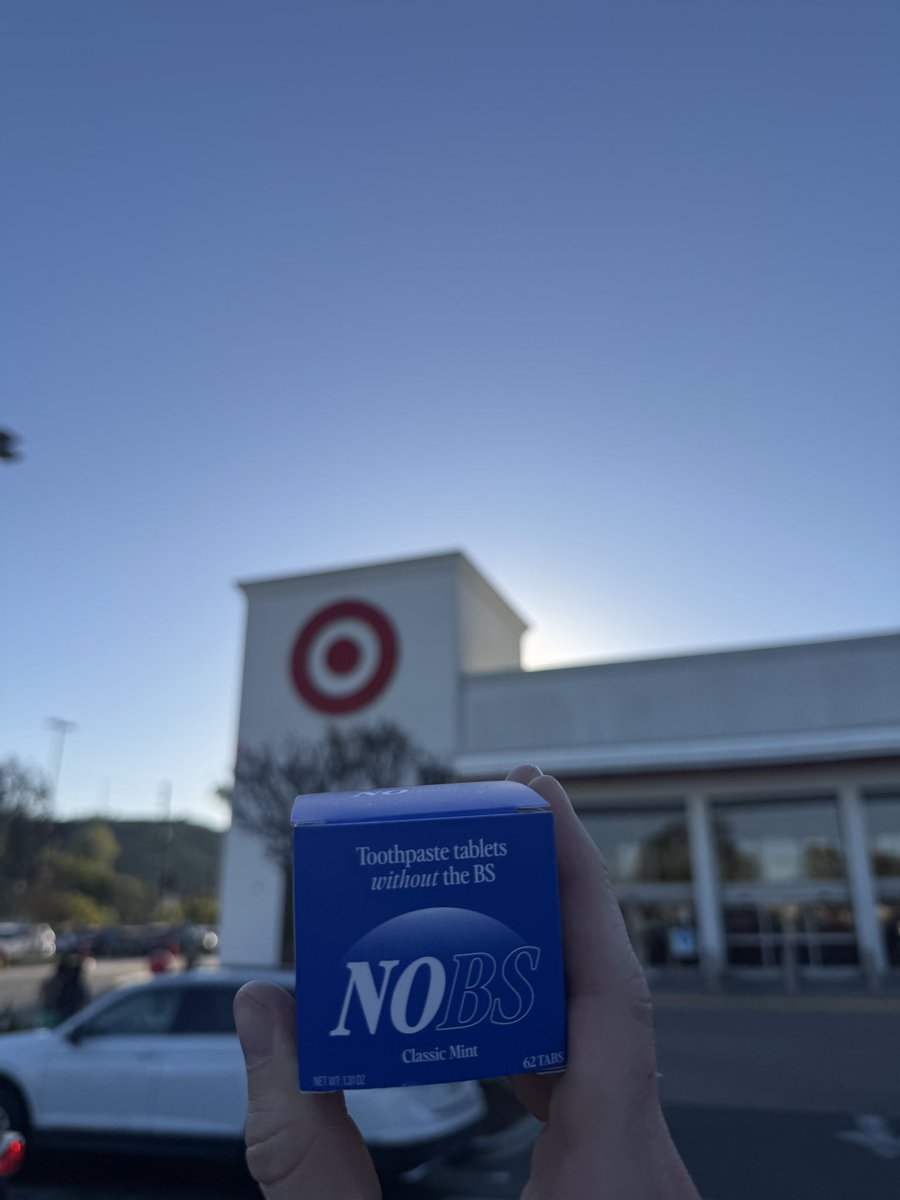 BowTiedBlock tweet media