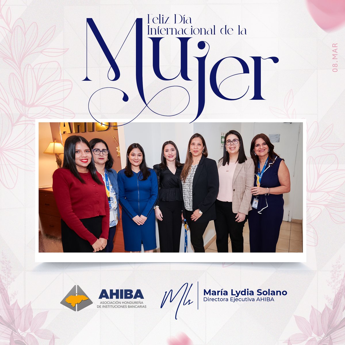 MariaSolanohn's tweet photo. En este Día de la Mujer rendimos homenaje a todas las mujeres que, con su esfuerzo y dedicación, construyen día a día el progreso de Honduras. 💜🇭🇳
Con orgullo compartimos que más de la mitad de los colaboradores del Sistema Bancario son mujeres. 👩‍💼✨

#DíaDeLaMujer 💜 https://t.co/YhyJCccYhN