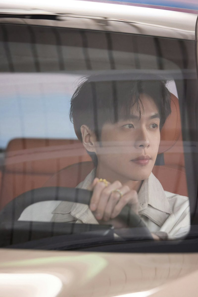 ZhangRuoyunCN's tweet photo. 【1/2】
#ZhangRuoyun STUDIO Weibo Updates:

Let's switch the pace of city life to a pleasant mode, brimming with the vitality of early spring, and enjoy the same scenery together.

#张若昀 #張若昀 #ZhangRuoyun #จางรั่วหยุน #จางรั่วอวิ๋น #จางรั่วยวิ๋น #FAW
#Bestune @BestuneGlobal #ChineseCars