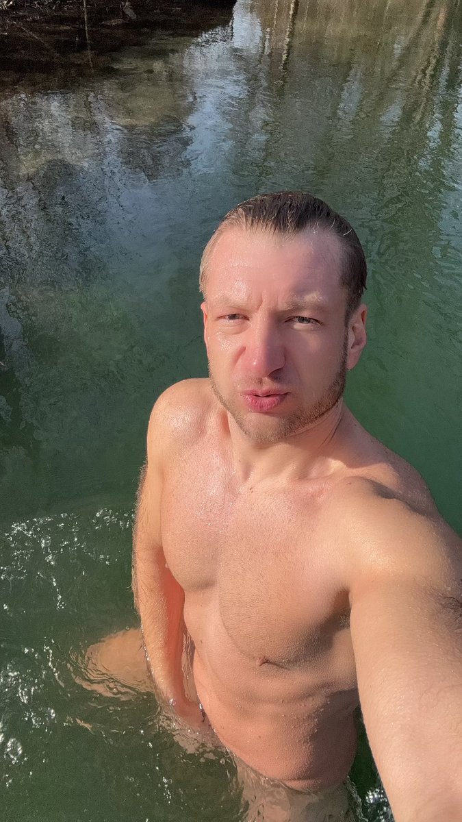 ViktorMaier40's tweet photo. https://t.co/KOmBU7itC8
👆🥵👆😮‍💨👆🤭 https://t.co/CcmfQD62c5