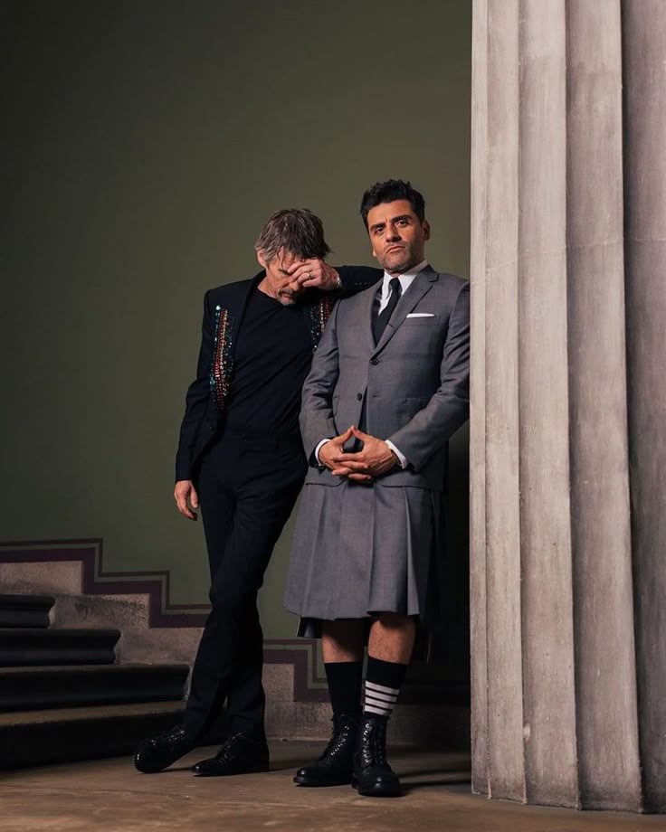 Everytime Oscar himself wears a dress or a kilt, it just brings us so much joy.
GO DAD, SLAY. 💙
He needs to wear red or yellow more. 💐