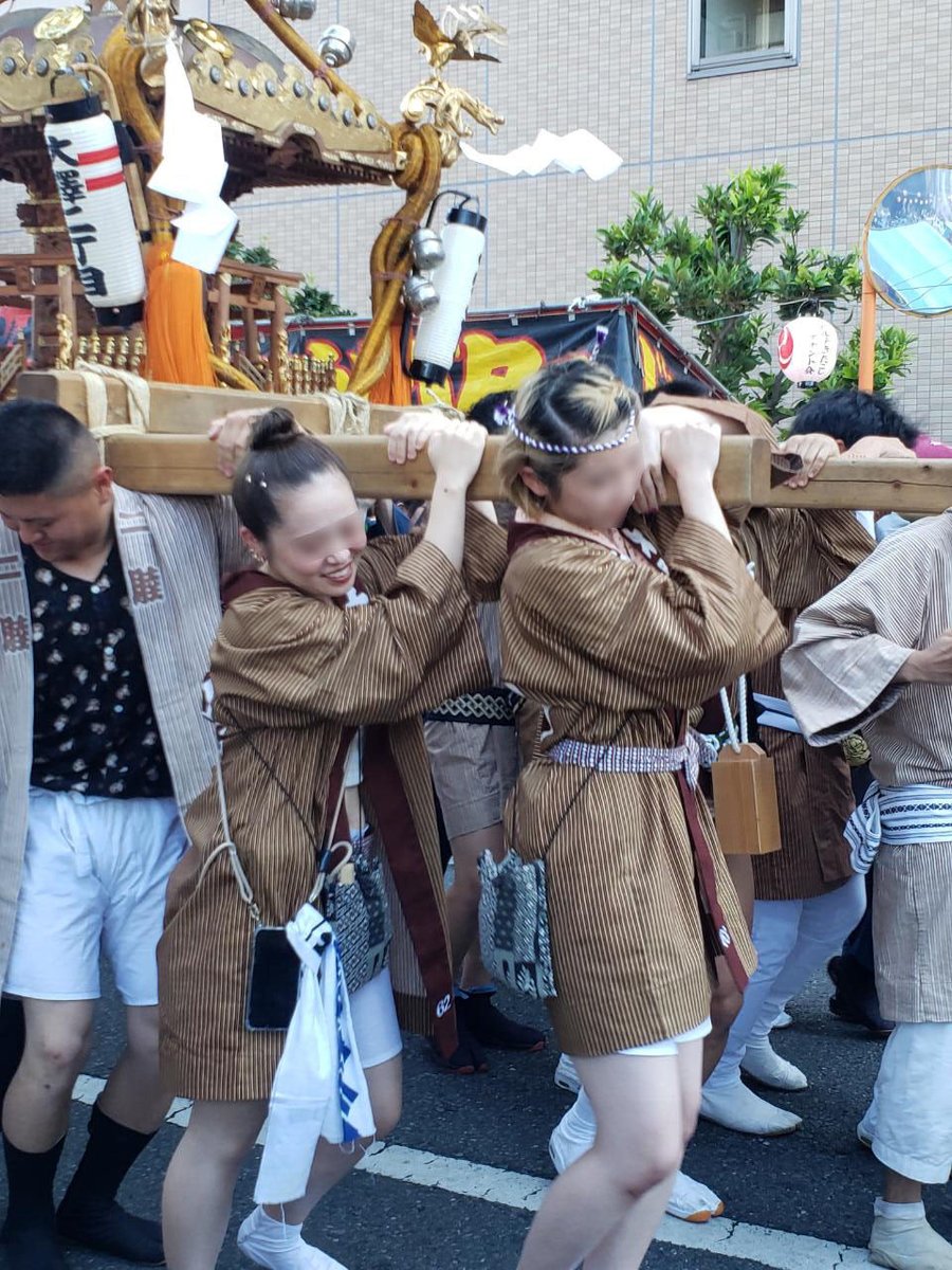 ZDCMtL5st1J5O2c's tweet photo. 春日部市の夏祭り、今年は知り合いの議員さんにお願いして1日だけでも神輿を担ぎたいと思っています。
長女と姪っ子が数年前に北越谷の義父母のいた祭で担いでて、自分もって思ってました。 https://t.co/M5VFrJmdmZ