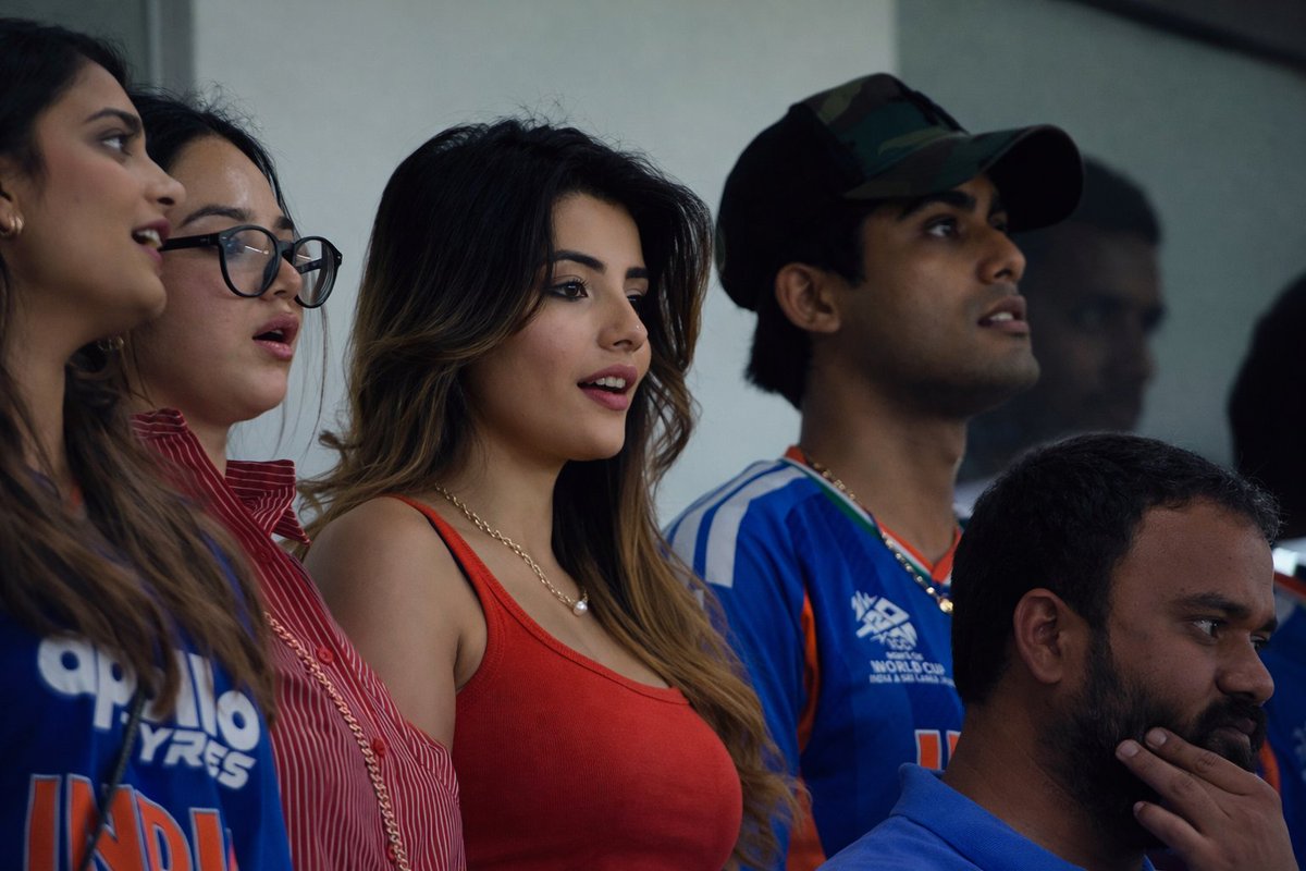 𝐕𝐒𝐩𝐞𝐚𝐤𝐬🎧 tweet media