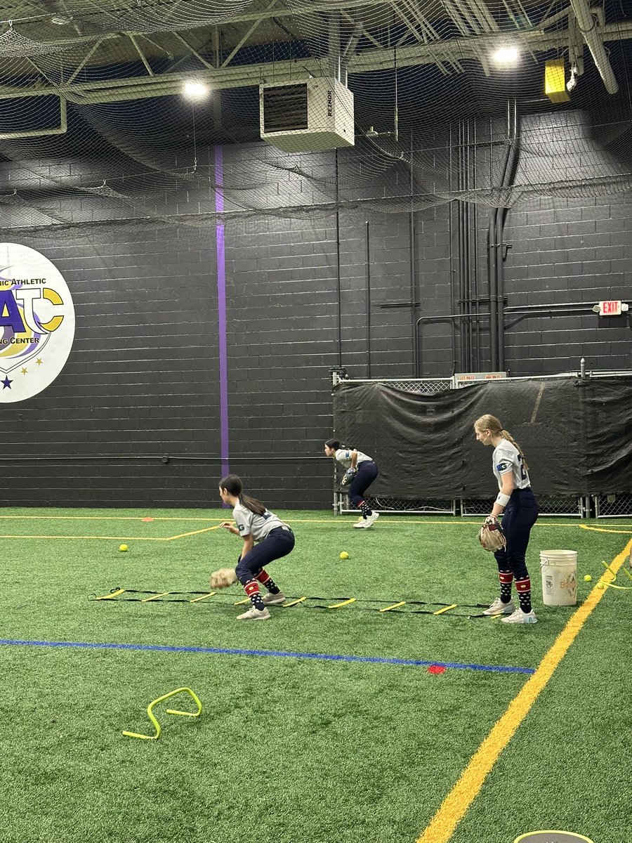CataCalabrese30's tweet photo. Great Sunday morning practice with my @CT_Timberwolves teammates!

@LineDsoftball @PrepSoftball @ExtraInningSB @D1Softball @CoastRecruitsSB @USASoftballREC https://t.co/3zO9ST0CDm