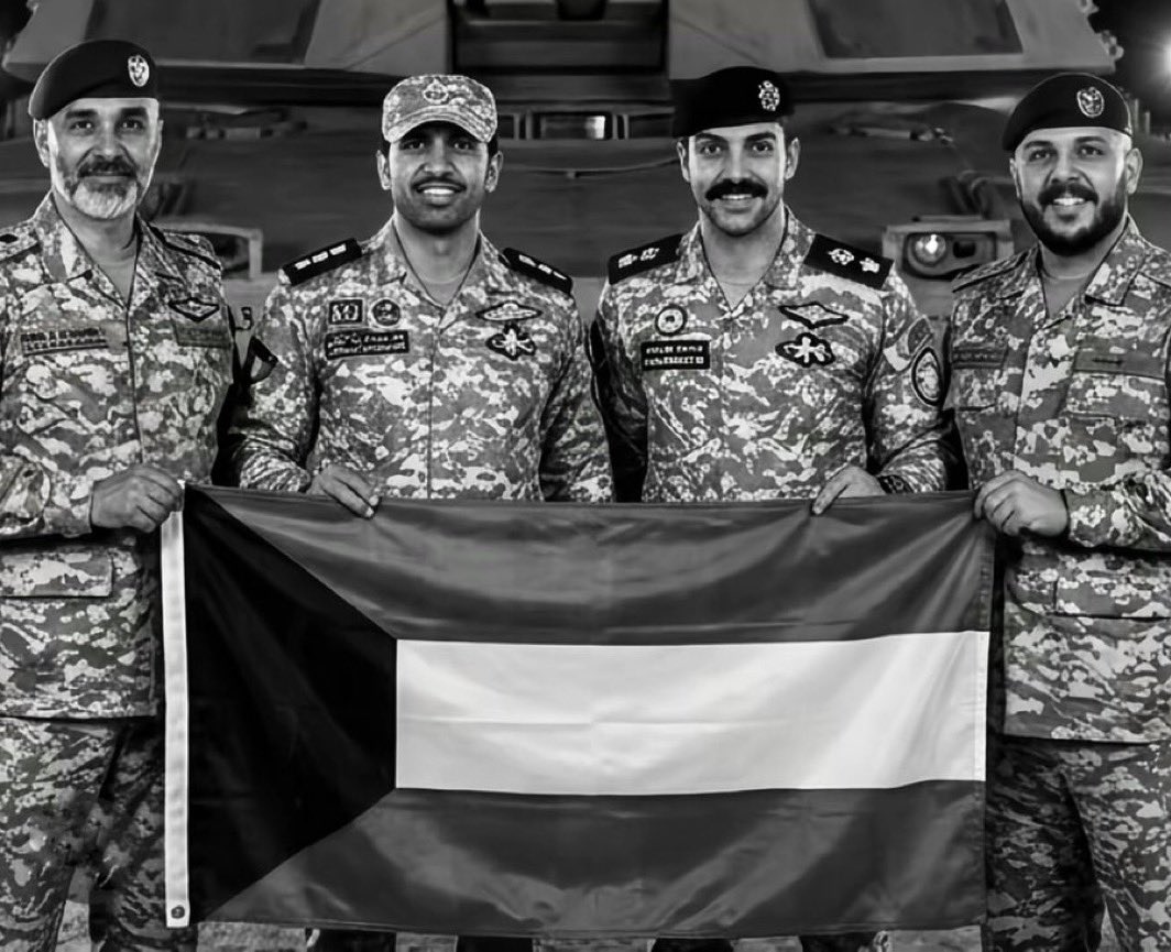 __thabt's tweet photo. والله يا بسطار الشهيد الكويتي
أكرم على الله من عمايم هَل إيران https://t.co/2r6Z4LpcaE