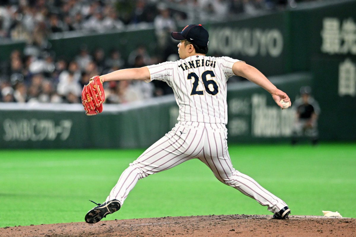 Three straight strikeouts. #chibalotte #侍ジャパン