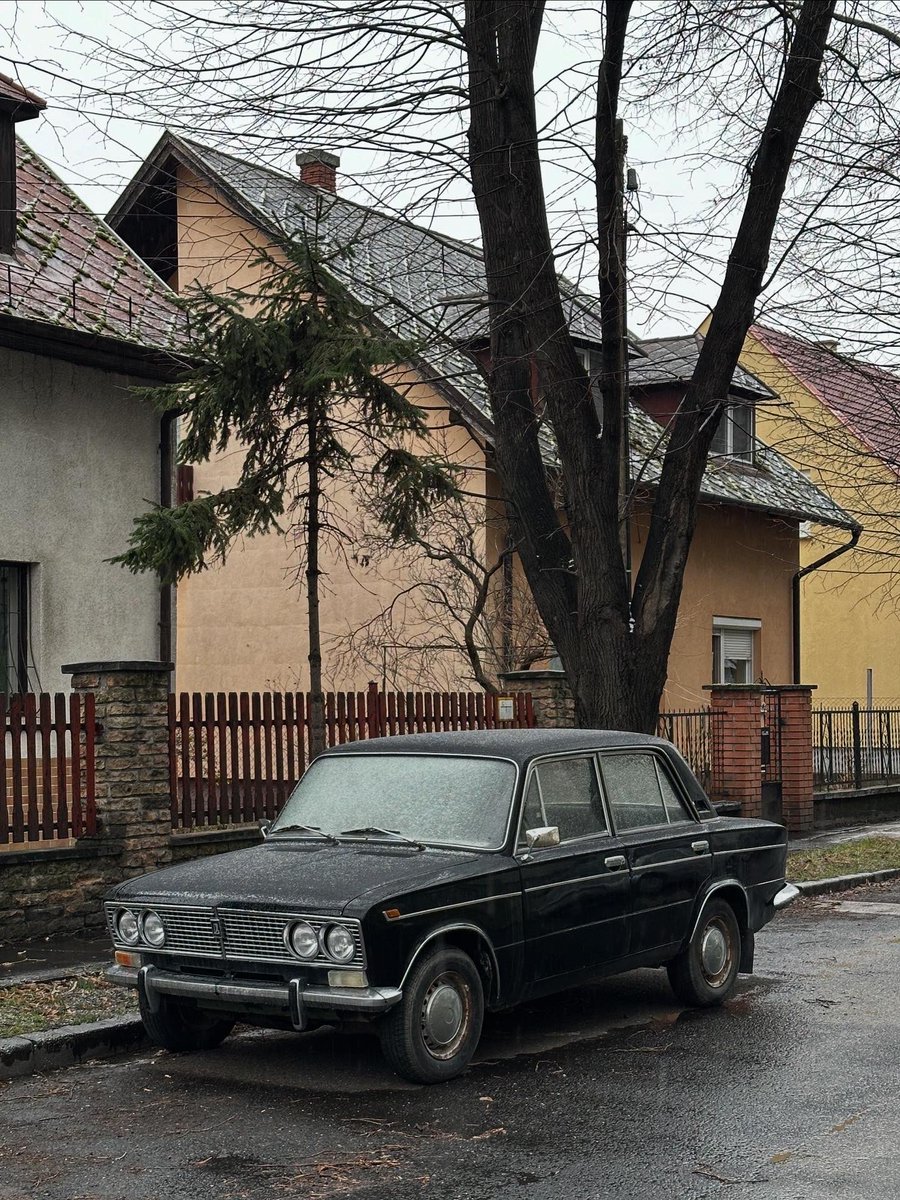 DeadCarWalking's tweet image. Looks amazingly good!

Lada 1500 S (VAZ-21061, 1985) spotted in Győr/Hungary.

#Lada #Lada1500 #ASundayCarPic