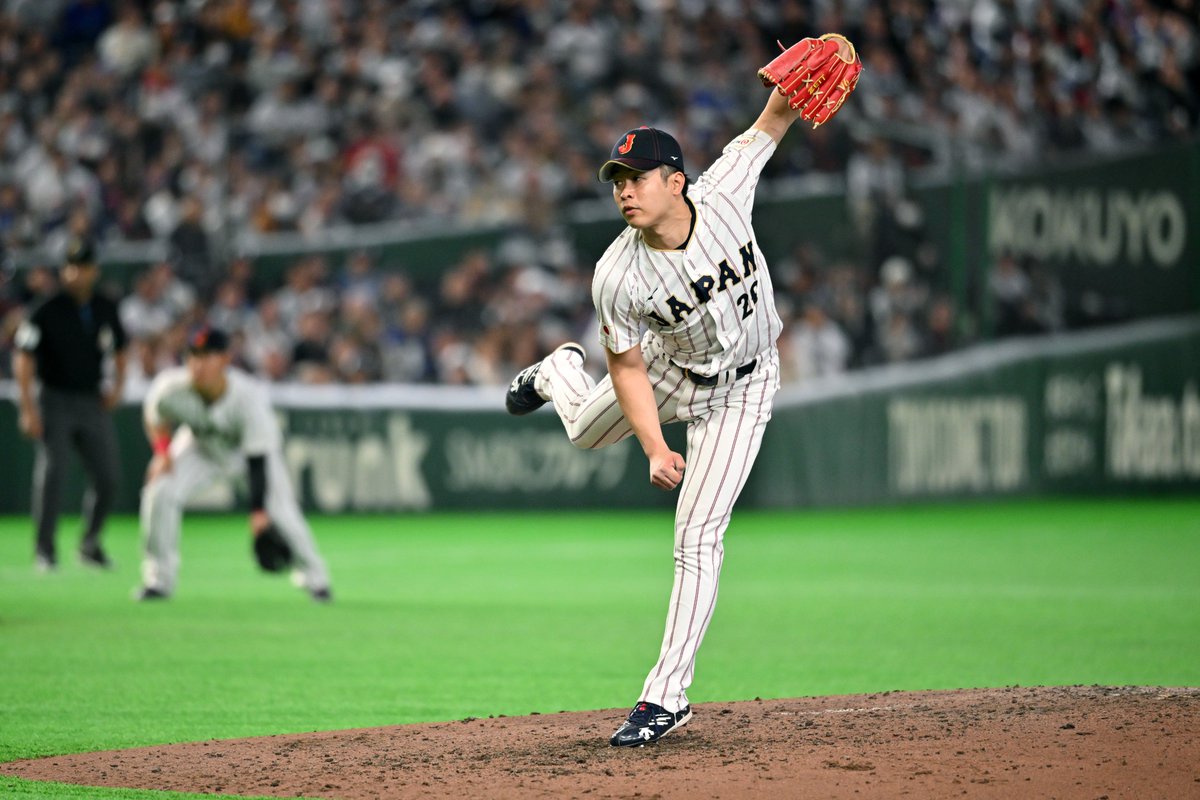 Three straight strikeouts. #chibalotte #侍ジャパン