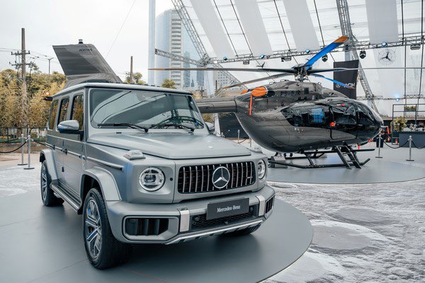 gliciofonseca's tweet photo. A @AirbusHeli realizou em São Paulo-SP o lançamento mundial da mais nova versão do helicóptero #ACH145 Mercedes-Bens Edition, inspirado no AMG G 63 da tradicional fabricante alemã de veículos. A aeronave custa USD 15 milhões e apresenta melhorias em relação a versão anterior. https://t.co/6AZurhD0xP