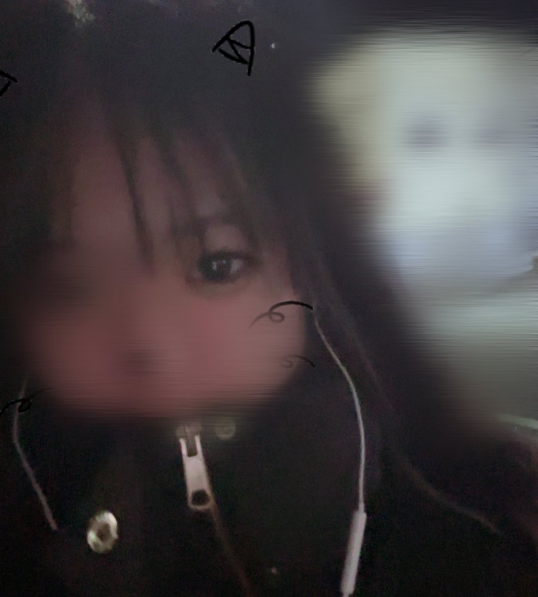 あや tweet media