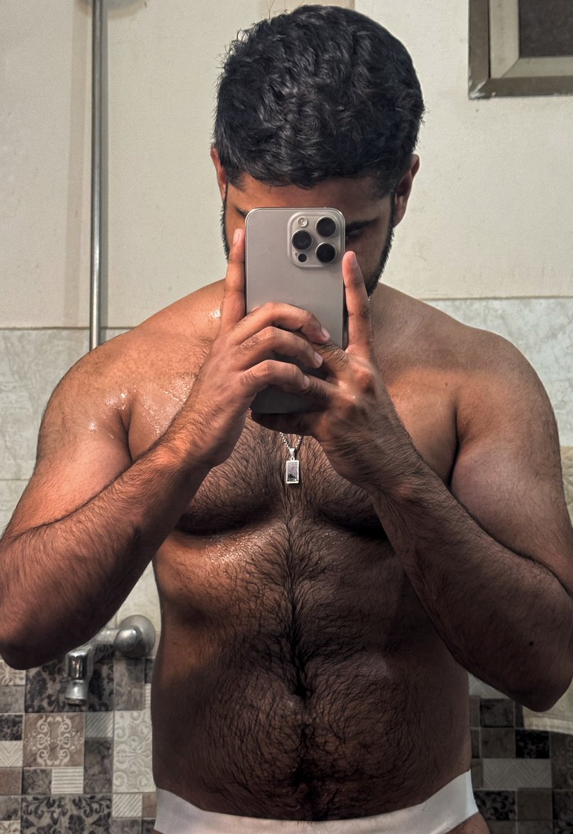 theonlystewieOF's tweet photo. The physique i have these days, 
Giving dad vibes 🥵😈 https://t.co/a8Zo9bvUhZ