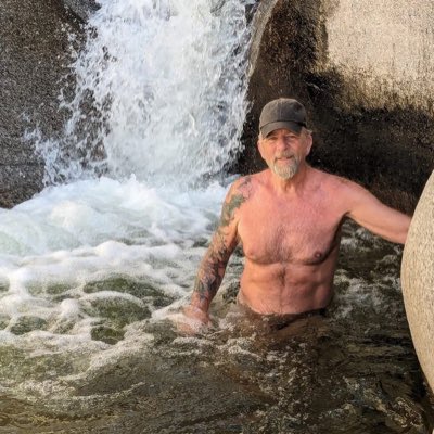 DaleVeeneman's tweet photo. #NewProfilePic https://t.co/u6SXPUfwoc