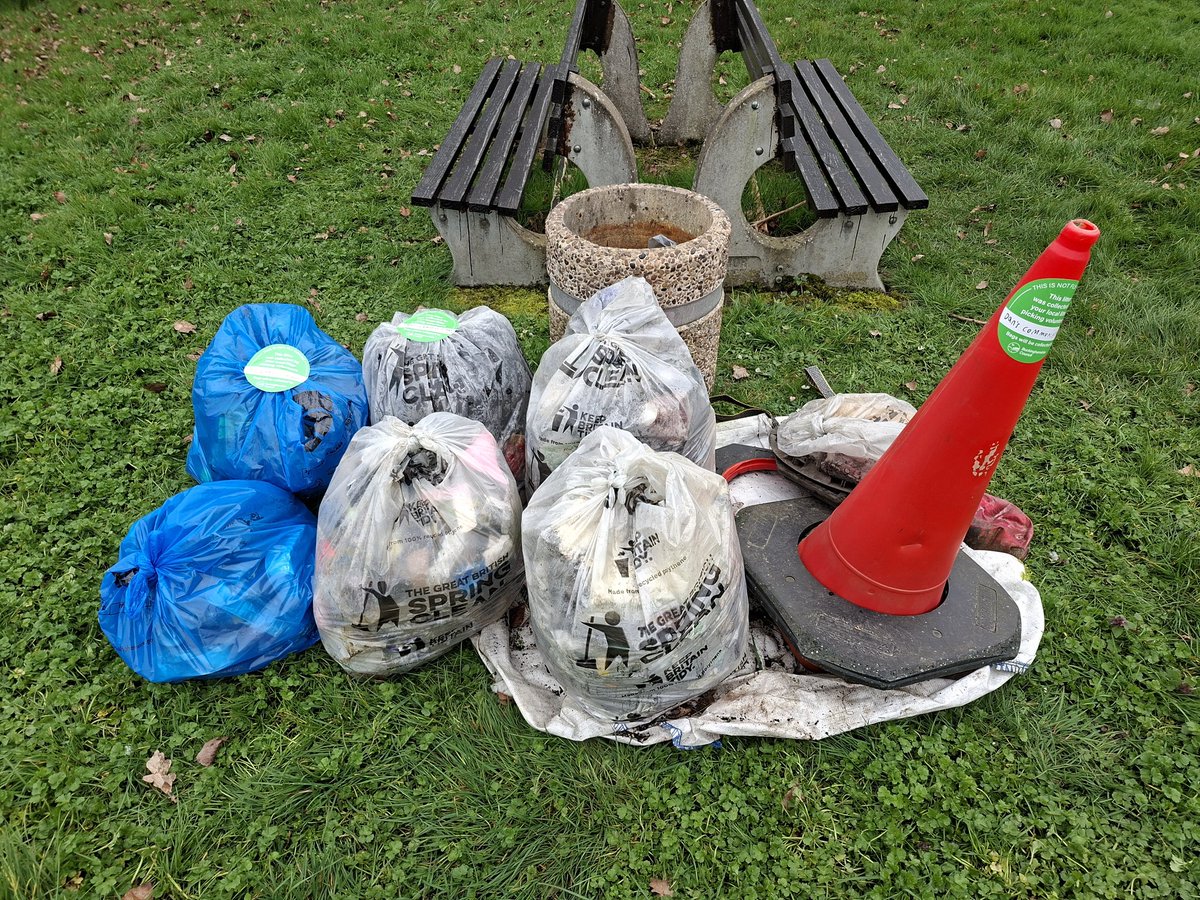 Dan's Community Group tweet media