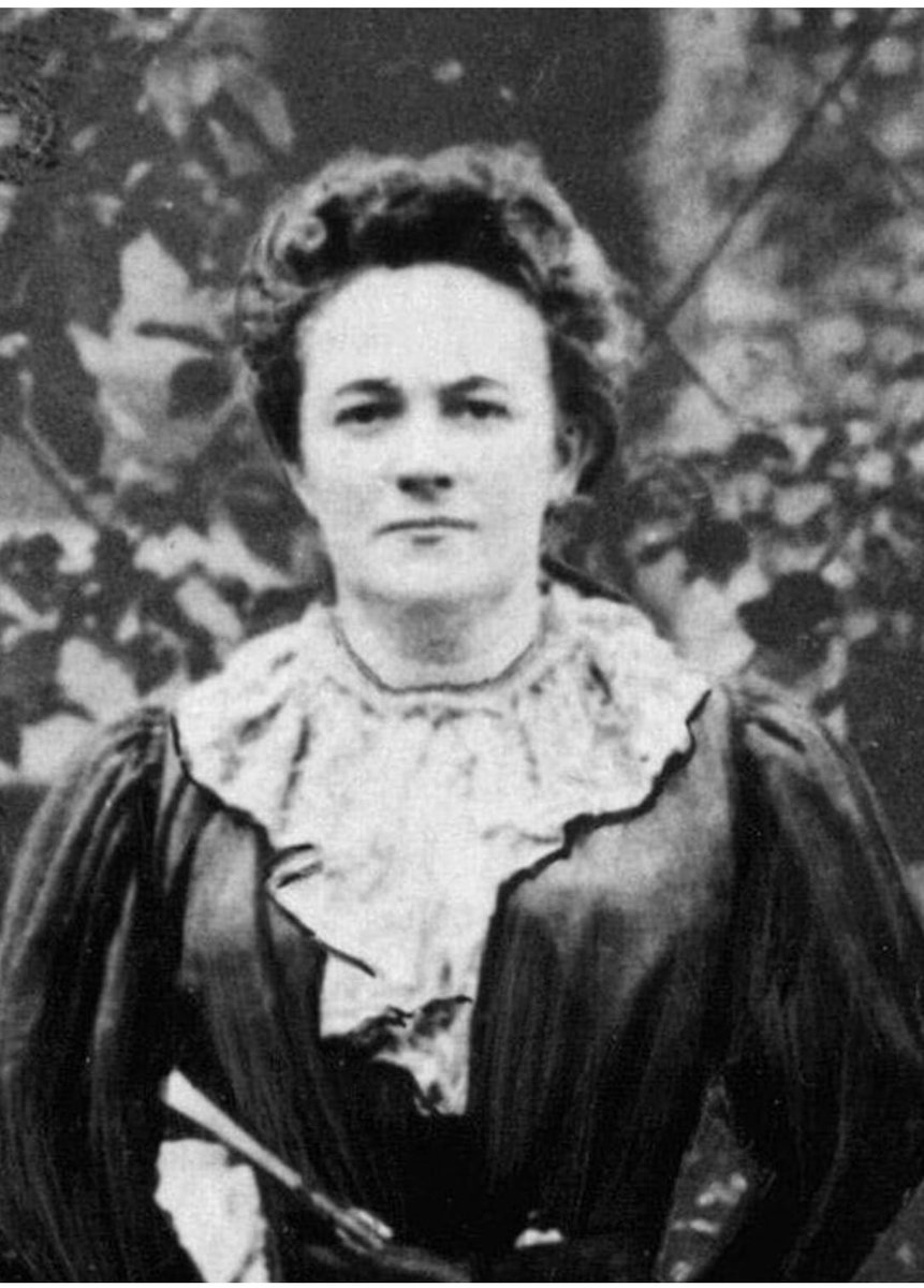 FAREWELL55's tweet photo. Hoy honro a CLARA ZETKIN (1857-1933), artífice y forjadora del Día Internacional de la Mujer, pionera del feminismo, histórica  líder dl Partido Comunista Alemán y militante d la Revolución de Octubre. Con ella, a todas las mujeres dl universo luchadoras por derechos inalienables https://t.co/sKGLf4UiF5