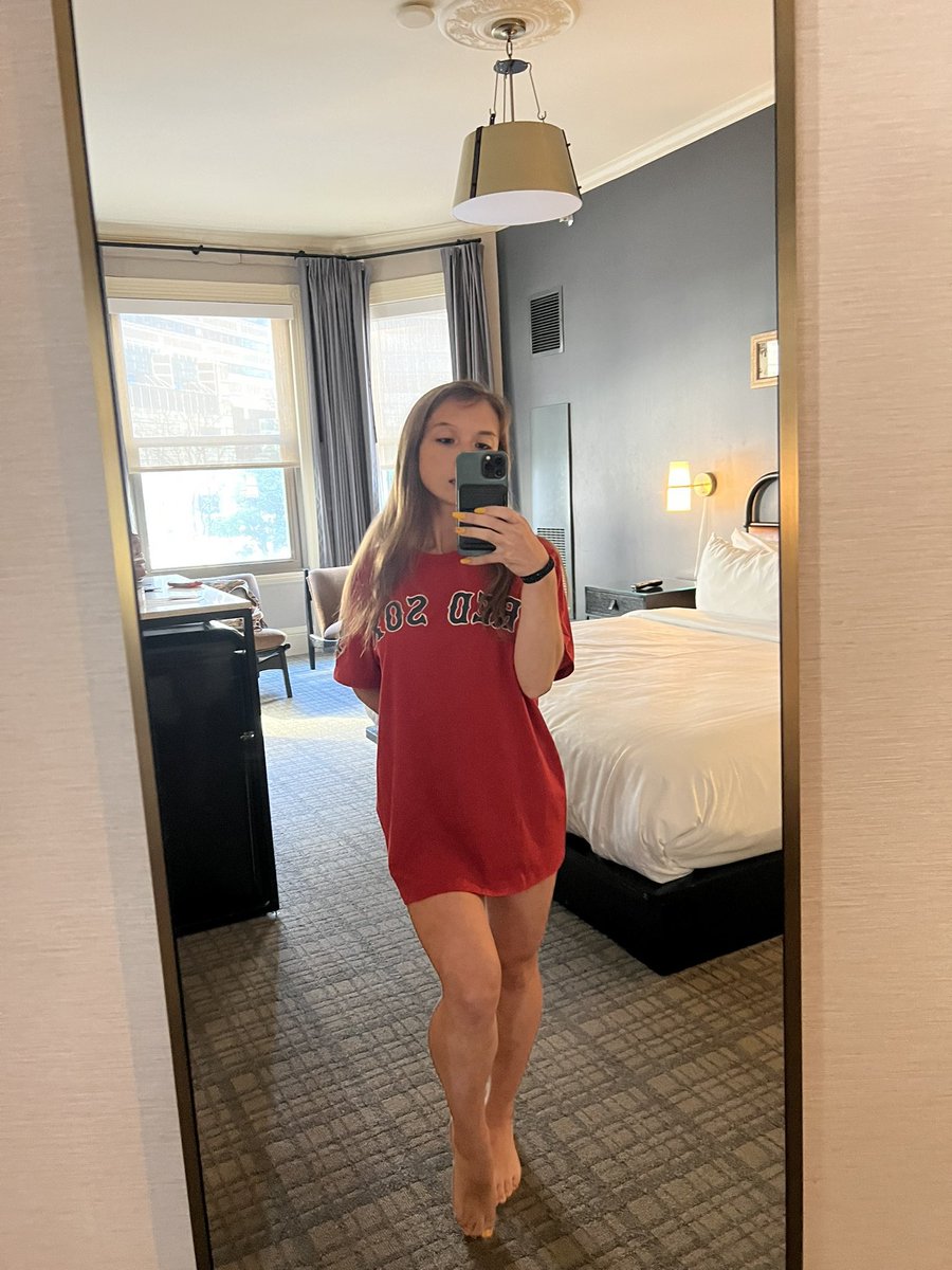 Xiness_QueenX's tweet photo. Hello 😋 DM to see something special 😈 https://t.co/Jxz0etTq2S